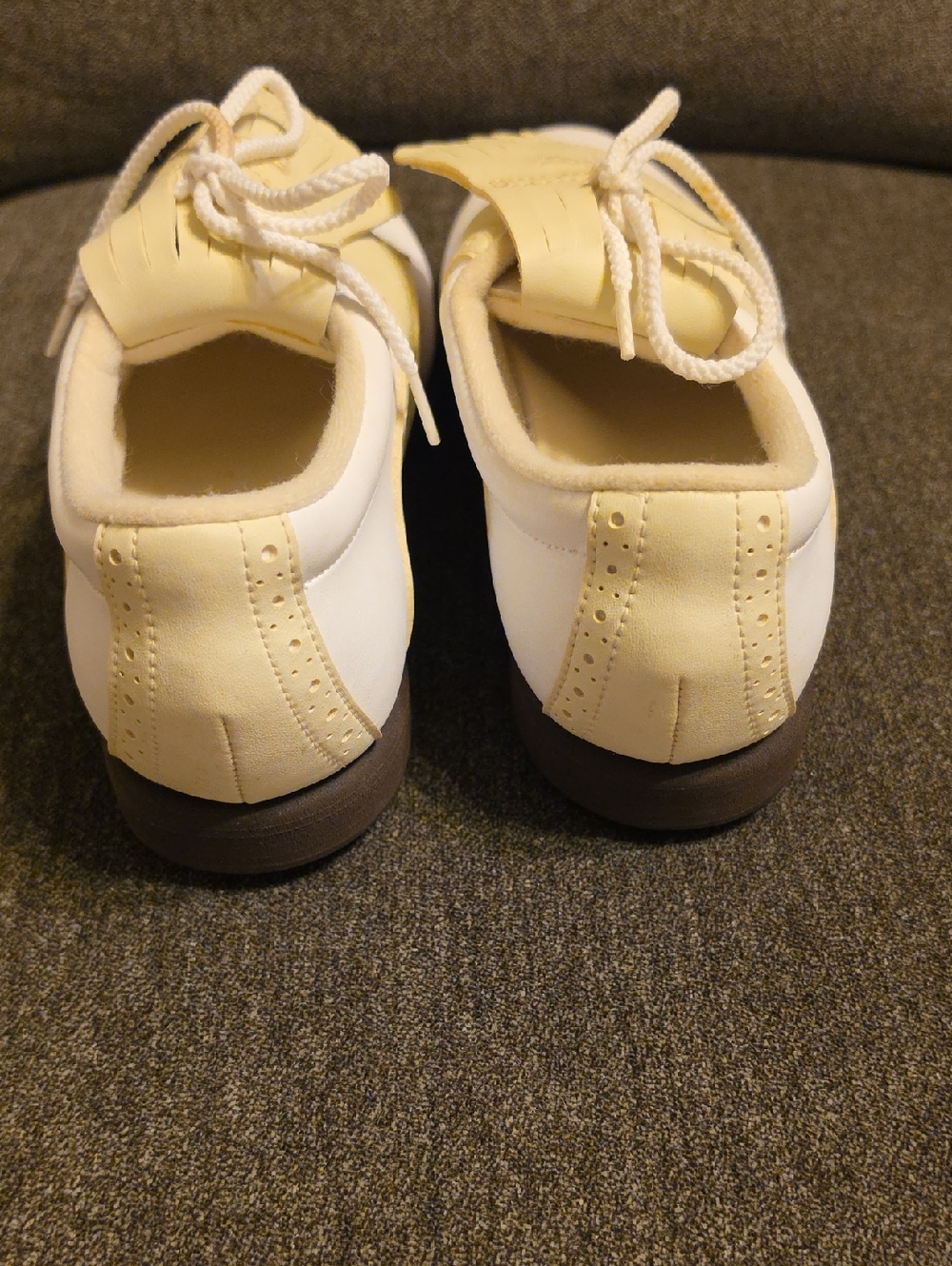 FootJoy White Leather Golf Oxfords with Cream Kiltie - Picture 4 of 9